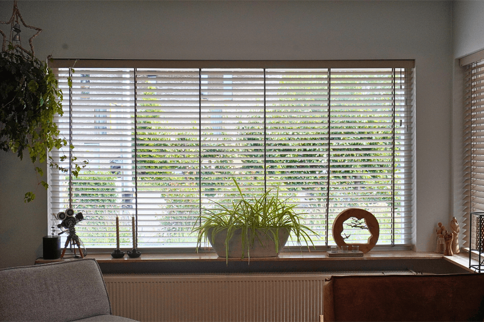 aluminium of houten jaloezieën: wat is de beste keuze voor jou?