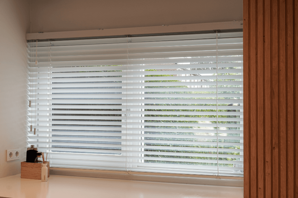 de beste raambekleding voor in de badkamer