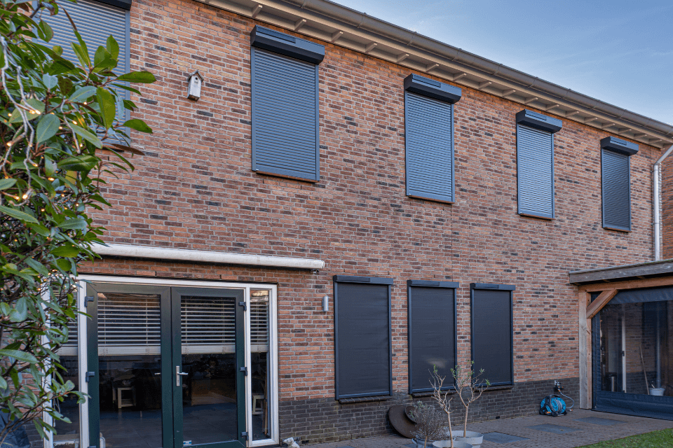 heb je een vergunning nodig voor zonwering, zonneschermen en rolluiken?