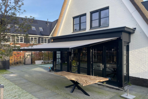 Zonnescherm Verano Santander V460 geplaatst in Spijkenisse zonnescherm verano santander v460 geplaatst in spijkenisse 2