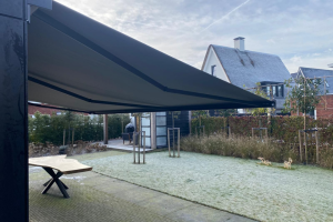 Zonnescherm Verano Santander V460 geplaatst in Spijkenisse zonnescherm verano santander v460 geplaatst in spijkenisse 4
