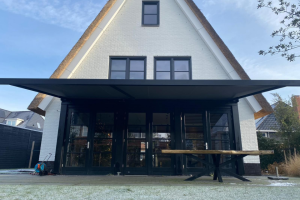 Zonnescherm Verano Santander V460 geplaatst in Spijkenisse zonnescherm verano santander v460 geplaatst in spijkenisse 5