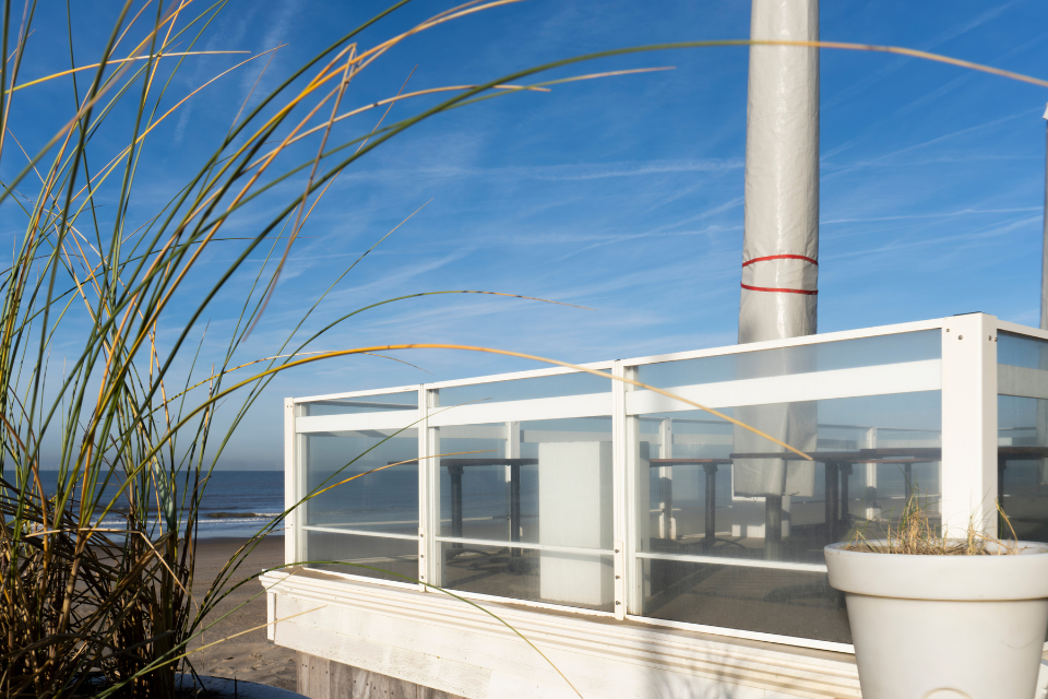 Beachclub O Noordwijk beachclub o 30 verstelbare alor windschermen 2