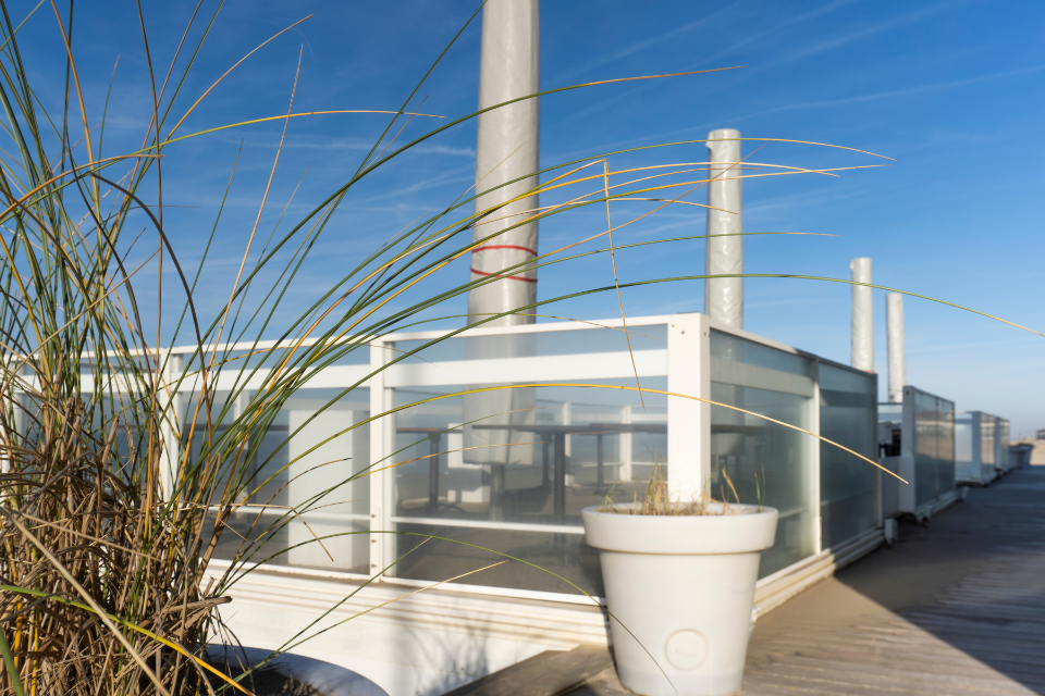 Beachclub O Noordwijk beachclub o 30 verstelbare alor windschermen 3