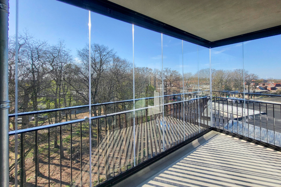 Appartementencomplex in Bergen op Zoom balkonbeglazing en screens voor appartementencomplex in bergen op zoom 3