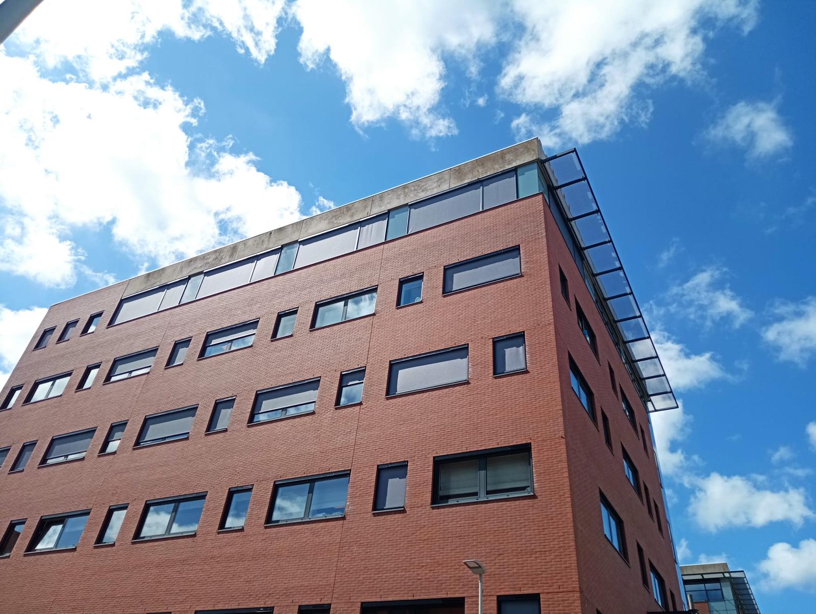 Binck Twins Den Haag binck twins den haag 120 solarscreens 1