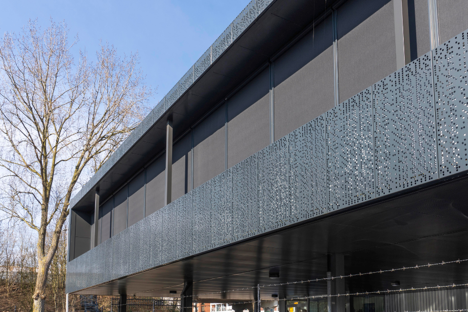 Bedrijfspand in Diemen elektrische screens voor bedrijfspand in diemen 2
