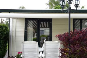 knikarmscherm verano porto op stacaravan laten plaatsen in oosterhout 3