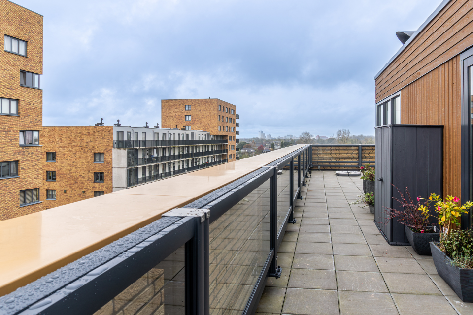 glazen windschermen op een penthouse in capelle a/d ijssel 3