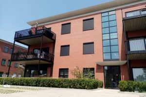 zon en scherm solar screens gemonteerd in spijkenisse 2