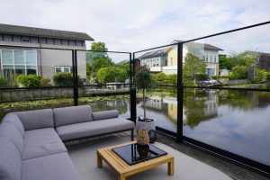 genieten aan het water met verstelbare windschermen 1