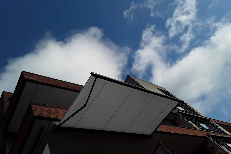 zonnescherm en ritzscreens plaatsen in appartement delft 1