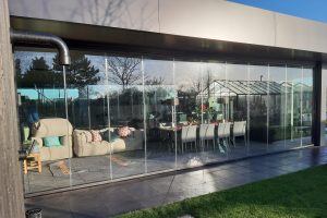 stevige glazen schuifwand in woning 's gravenzande 2