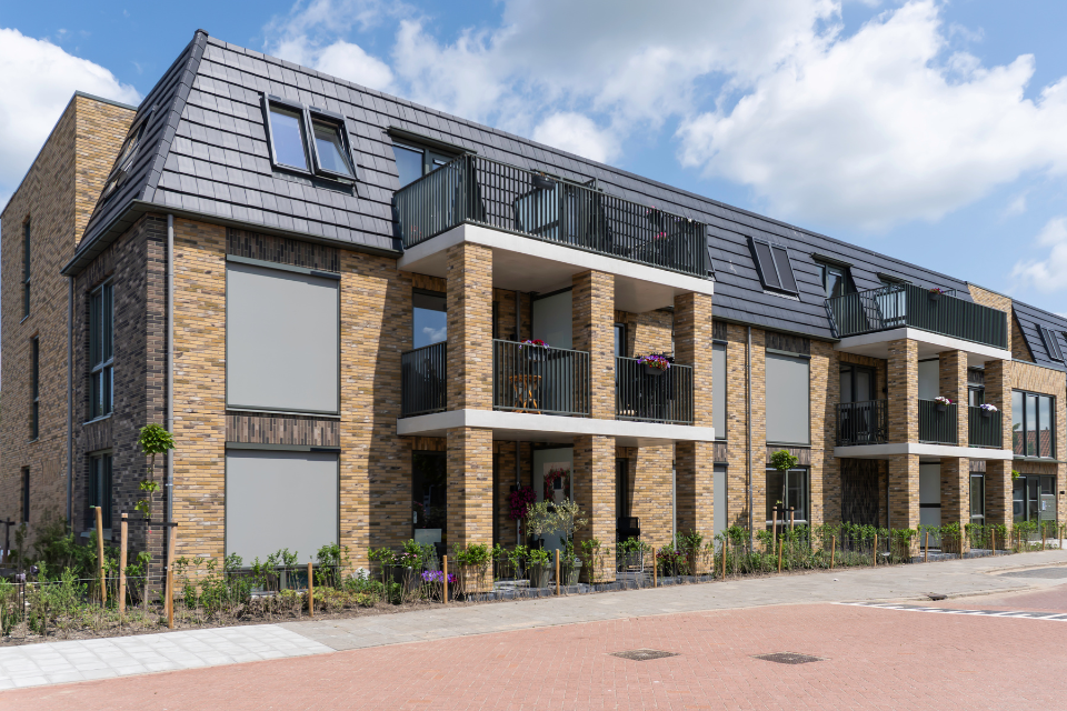 solar screens en velux dakraam zonwering voor de rembrandtlaan in stolwijk 1
