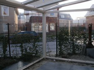 terrasoverkapping met glazen vouwwanden laten plaatsen in voorthuizen 6