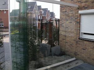 terrasoverkapping met glazen vouwwanden laten plaatsen in voorthuizen 5