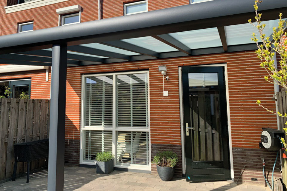 verano garda v910 terrasoverkapping geplaatst in zoetermeer 1