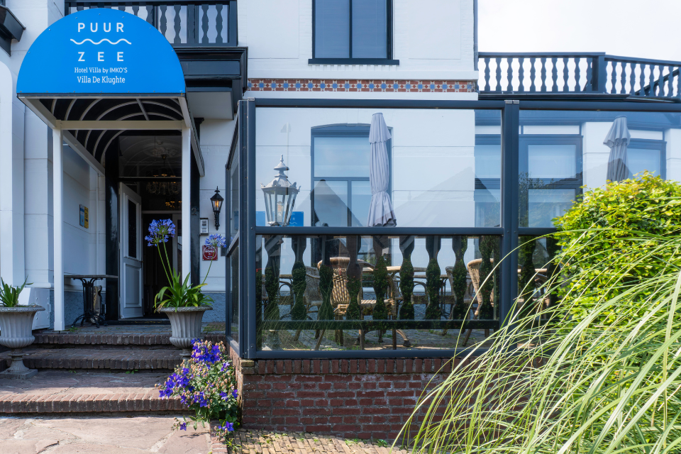 Hotel Villa de Klughte in Wijk aan Zee stijlvolle glazen windschermen bij hotel villa de klughte in wijk aan zee 5