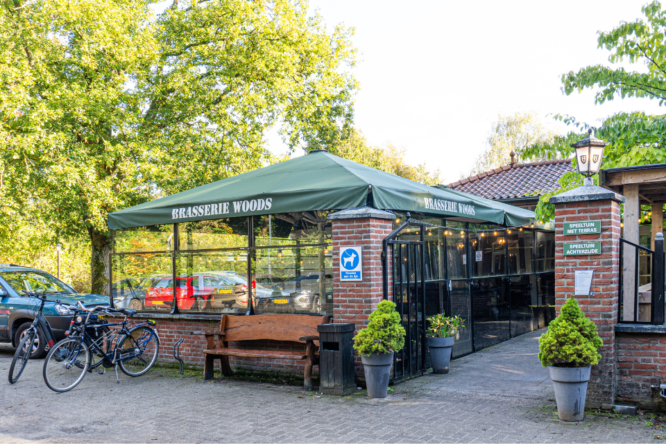Brasserie Woods Oosterhout brasserie woods nieuwe glazen windschermen en schuifwanden 1