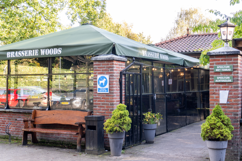 Brasserie Woods Oosterhout brasserie woods nieuwe glazen windschermen en schuifwanden 2