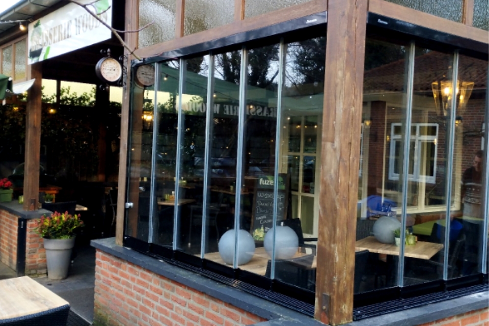 Brasserie Woods Oosterhout brasserie woods nieuwe glazen windschermen en schuifwanden 4