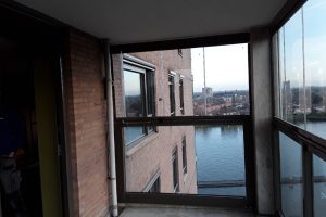 glas voor het balkon in capelle aan den ijssel 1