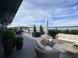 Windschermen gemonteerd in Hendrik-Ido-Ambacht windschermen gemonteerd in hendrik ido ambacht 2