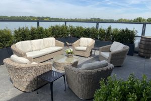 Windschermen gemonteerd in Hendrik-Ido-Ambacht windschermen gemonteerd in hendrik ido ambacht 3