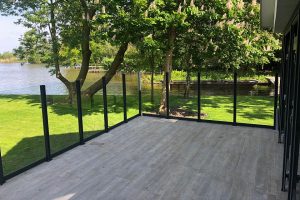 glazen windschermen voor woning in reeuwijk 3