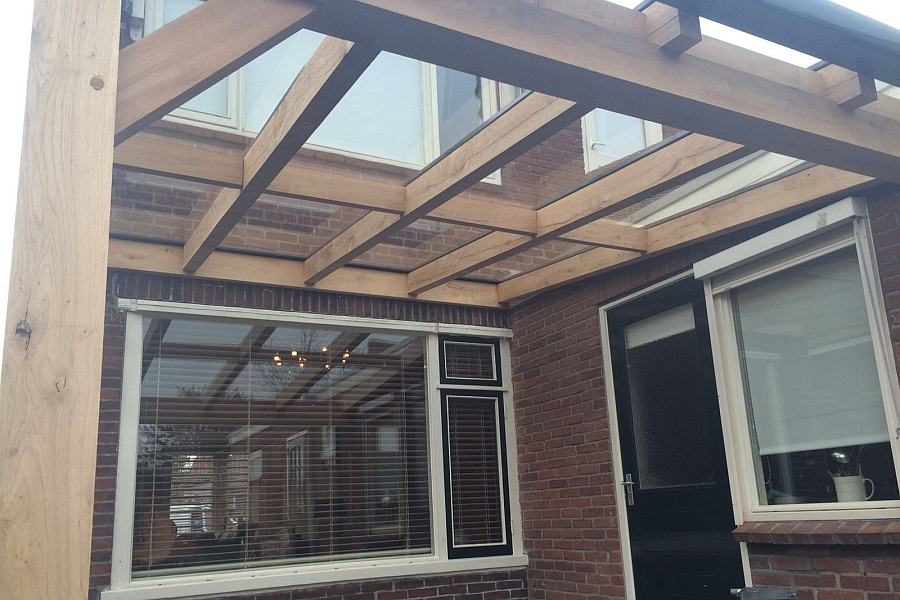 houten terrasoverkapping voor tuin in stompwijk 1