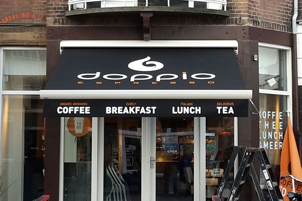 knikarmscherm verano porto plaatsen bij doppio in den haag 1