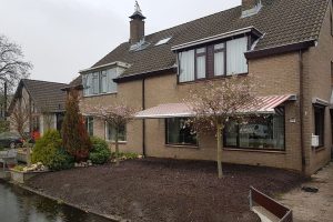 verano st. tropez knikarmscherm plaatsen woning in bergschenhoek 1