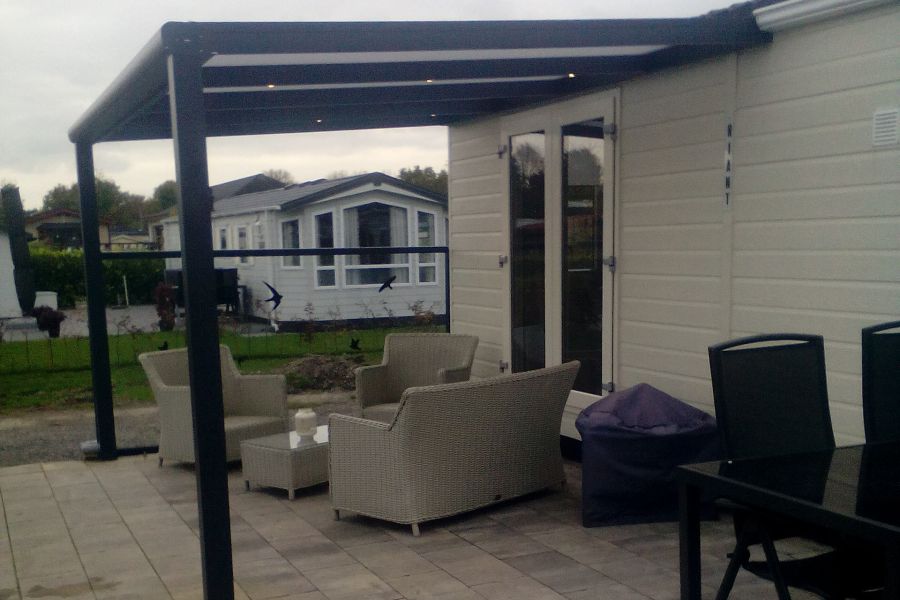 verano terrasoverkapping plaatsen bij vakantiehuis in zeewolde 1