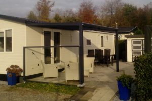verano terrasoverkapping plaatsen bij vakantiehuis in zeewolde 3