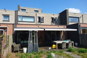 salou v255 knikarmschermen voor woning alphen aan den rijn 2