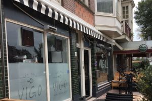 verano st. tropez knikarmscherm plaatsen bij seafoodbar vigo in den haag 2