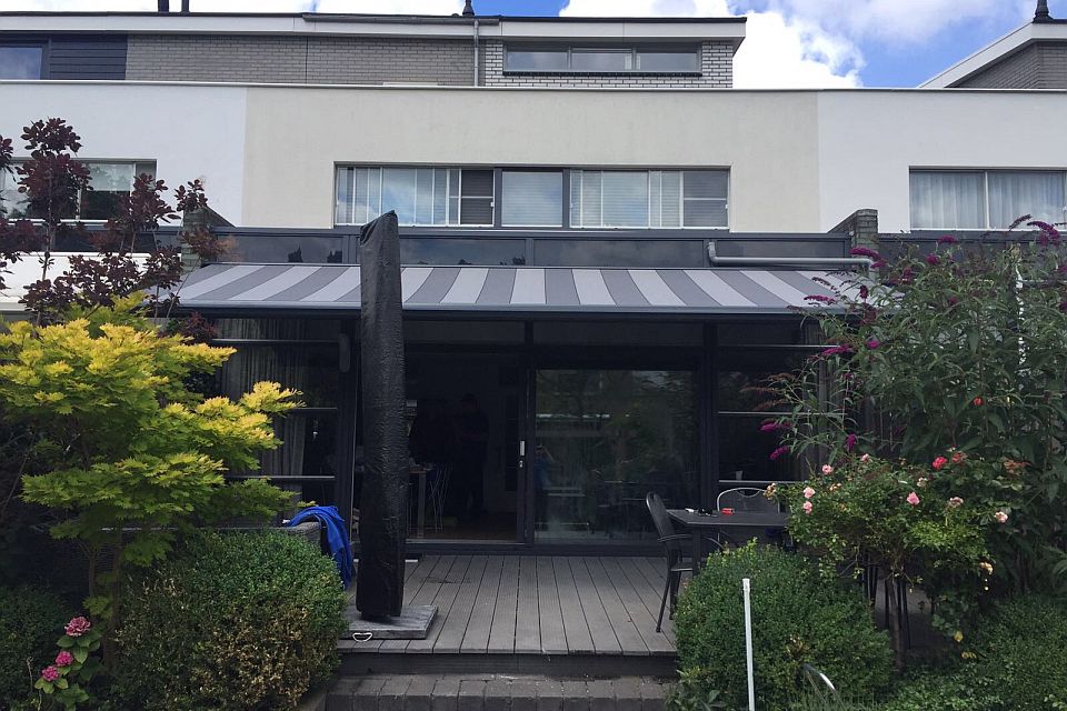 verano st. tropez knikarmscherm plaatsen woning in rotterdam 1