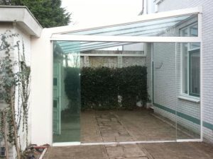 terrasoverkapping met glaswand laten plaatsen in noordwijk aan zee 1